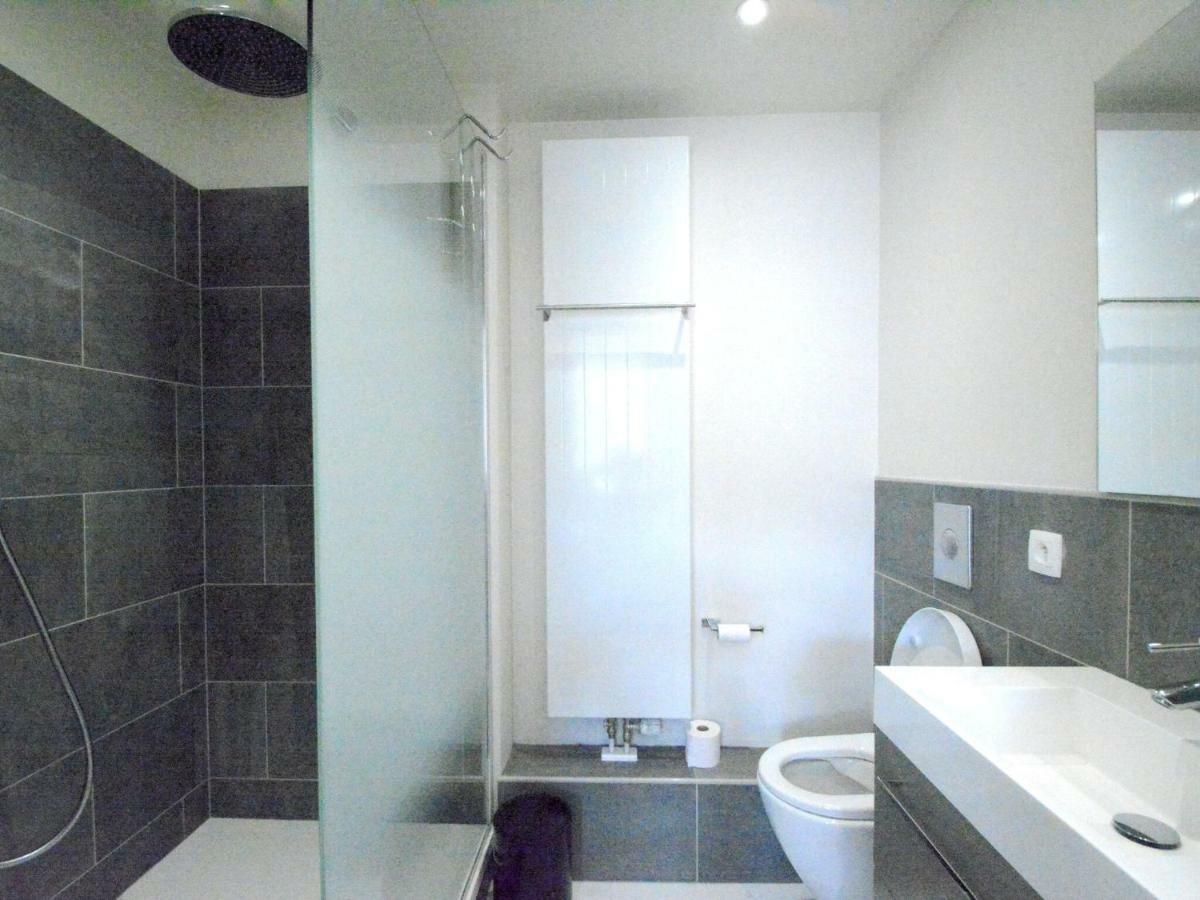 Vila Large Townhouse With Pool Table Bouillon Exteriér fotografie